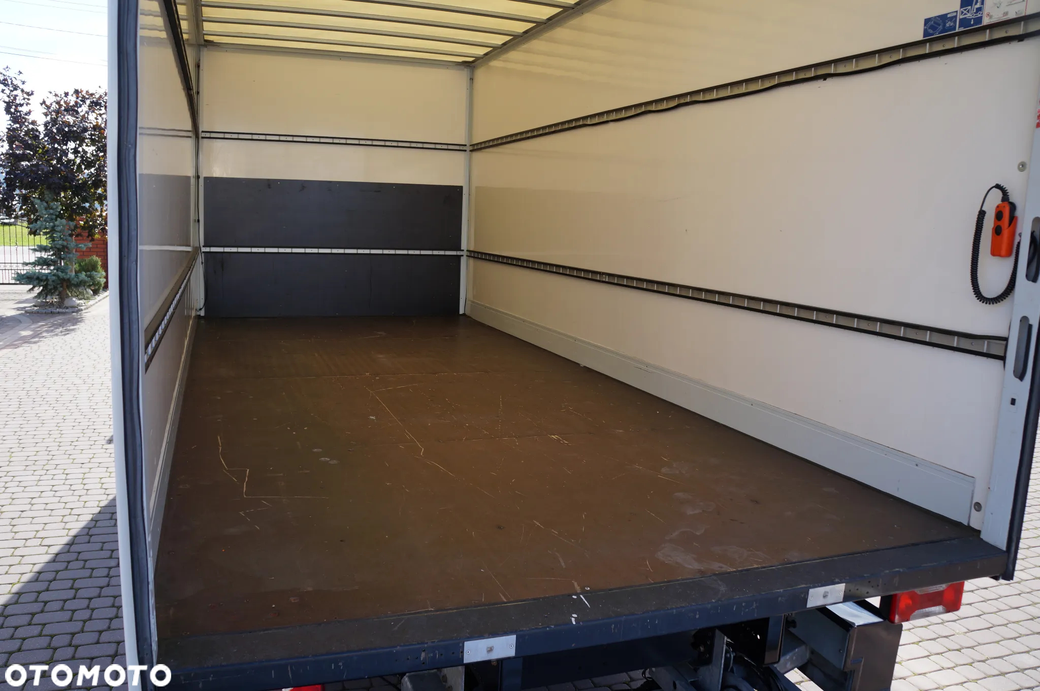 Iveco DAILY 72c18  Automat HI-MATIC Kontener 6 m 117 tys km Wzorowy Stan - 8