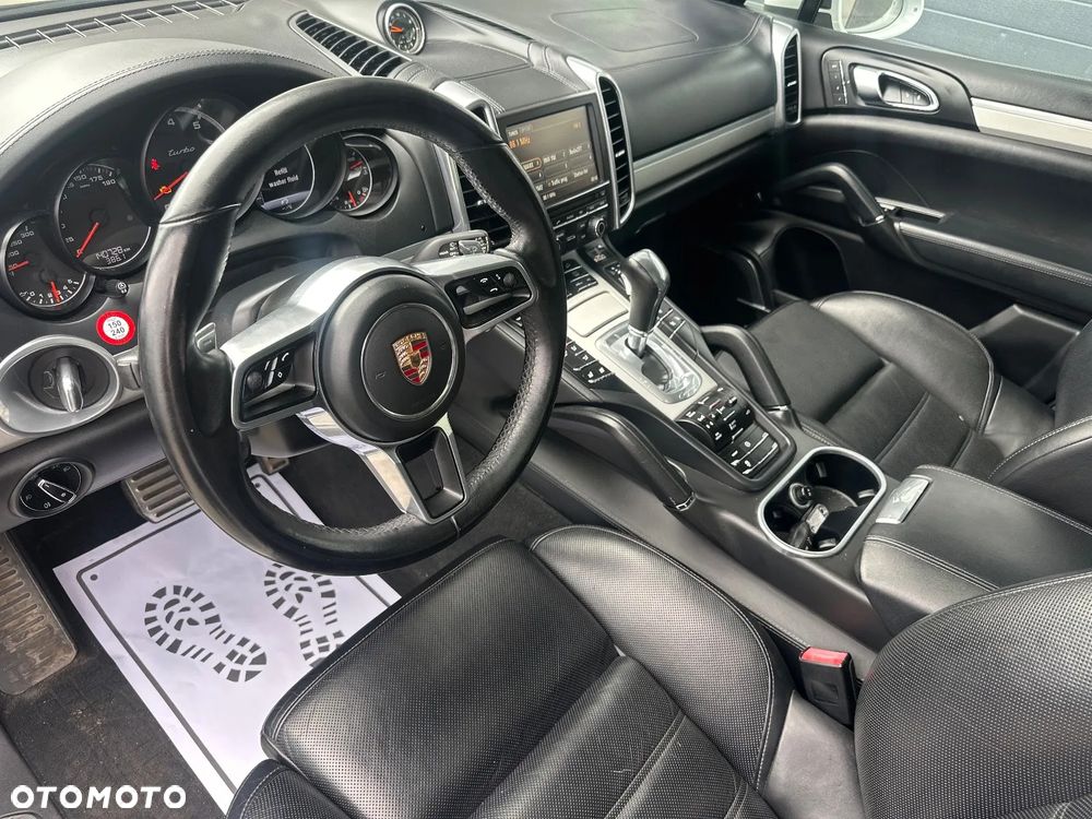 Porsche Cayenne - 12
