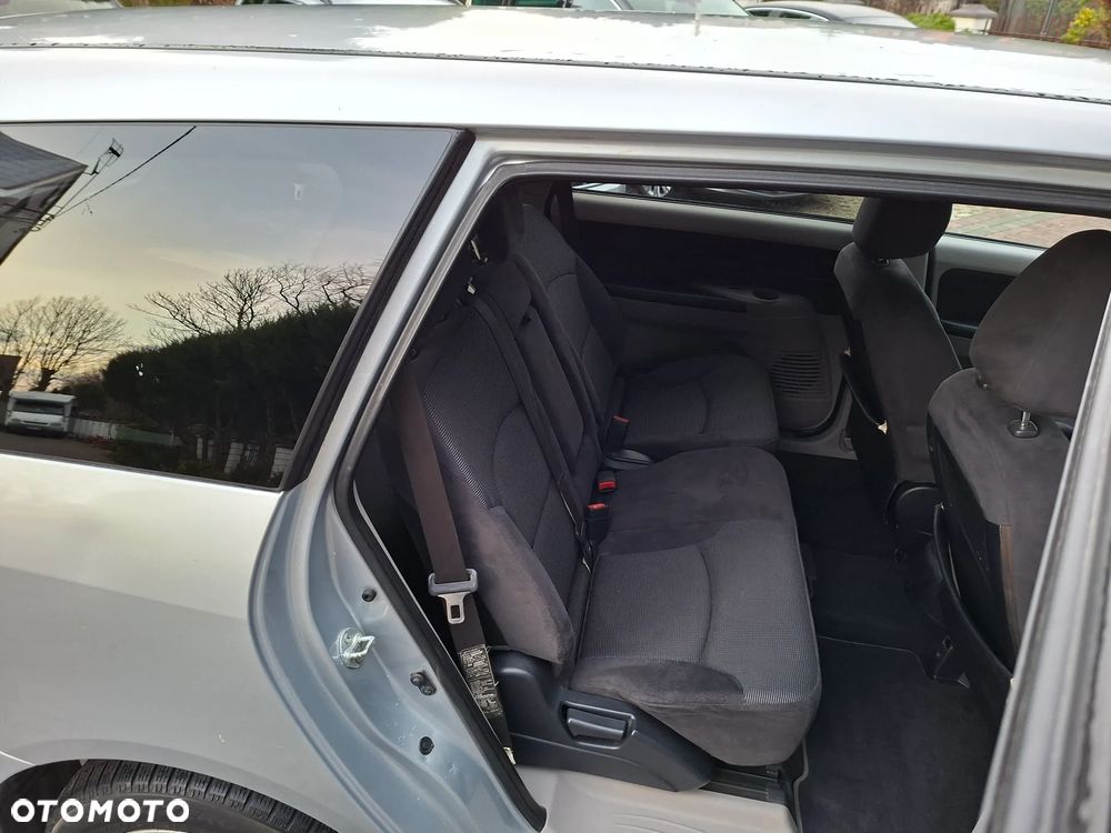 Mitsubishi Grandis - 20