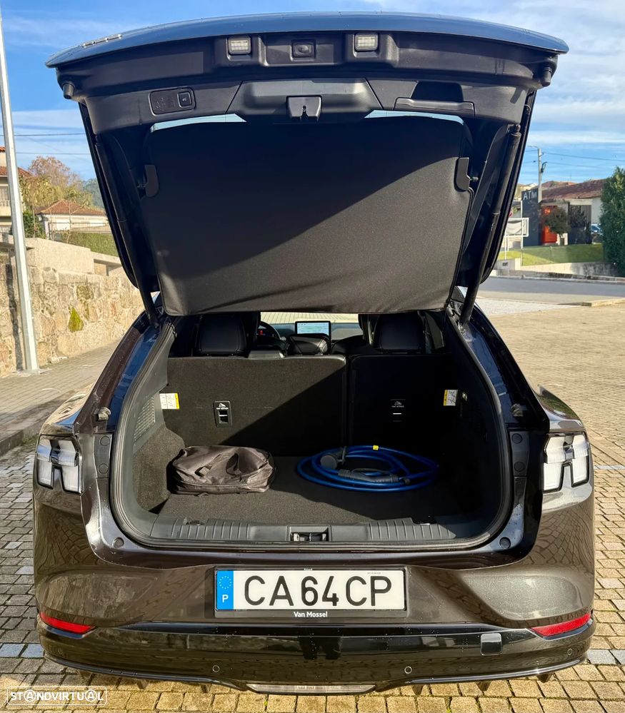 Ford Mustang Mach-E AWD GT - 13