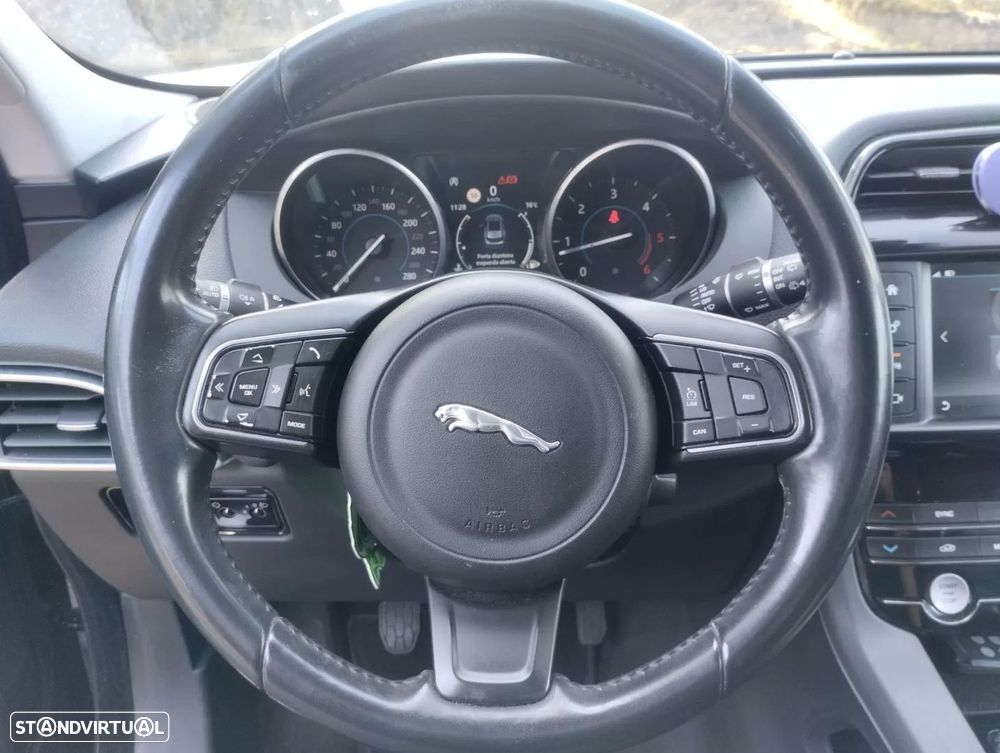 Jaguar F-Pace 2.0 i4D Prestige - 28