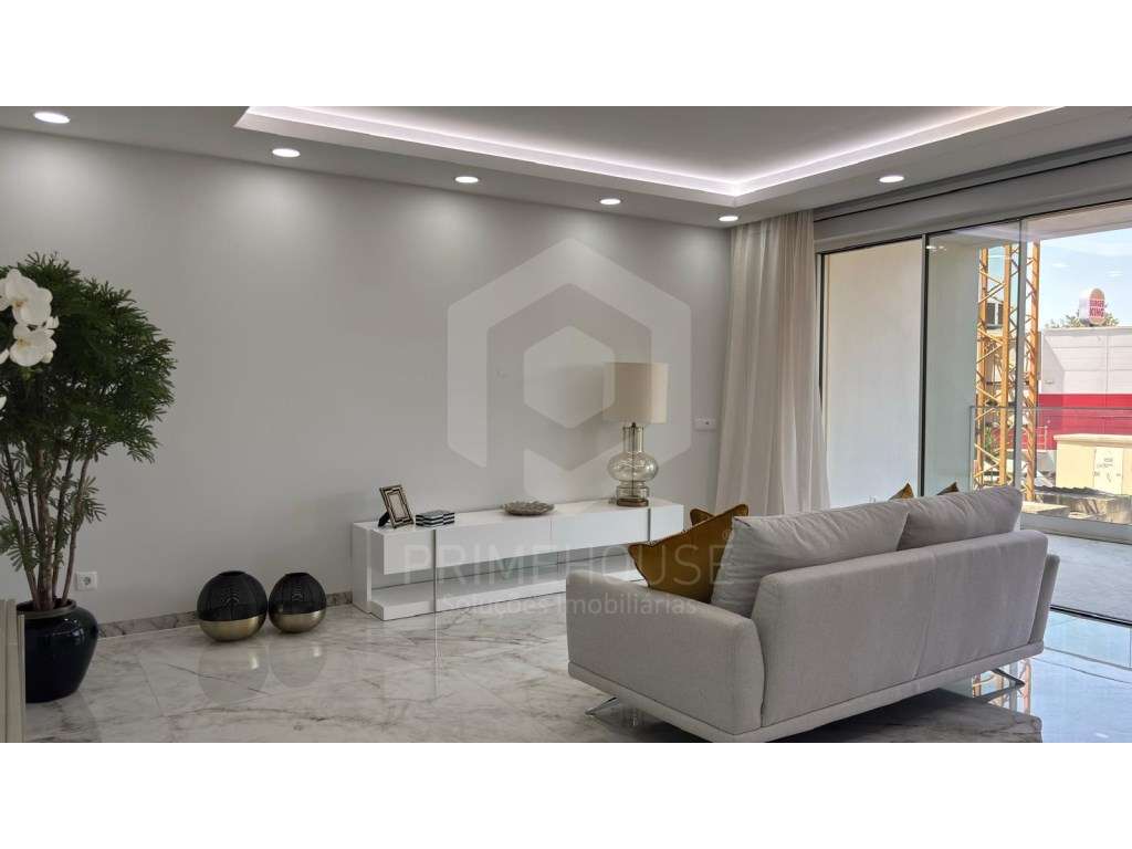 Apartamento T3+1 com Piscina e Estacionamento Lagos - Grande imagem: 3/25