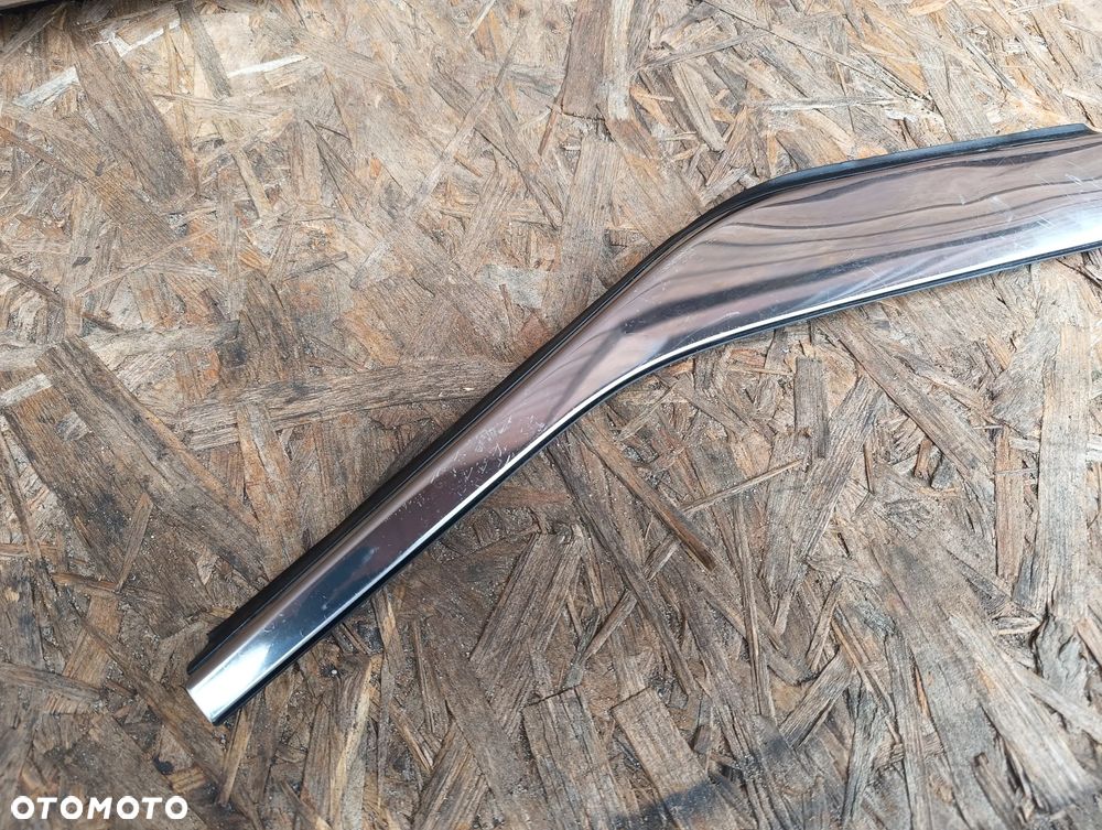 LISTWA BŁOTNIKA LEWEGO TYLNEGO CHROM RENAULT CAPTUR II 833314582R - 2