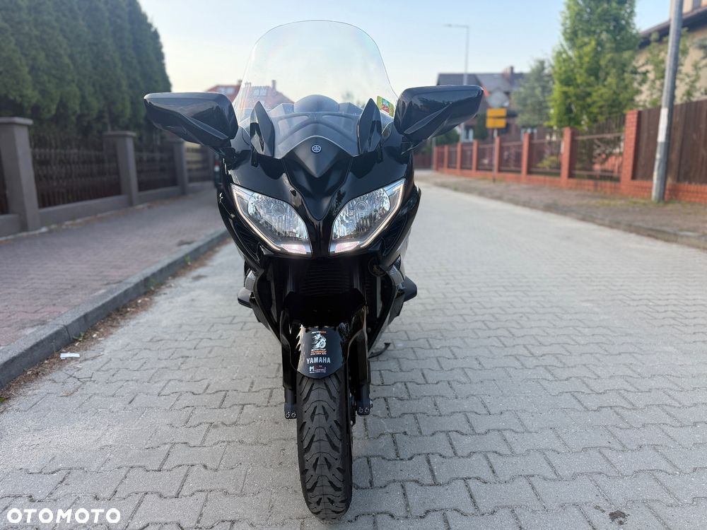 Yamaha FJR - 6