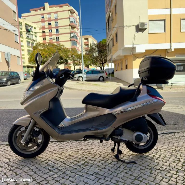 Piaggio X 8 200 - 2