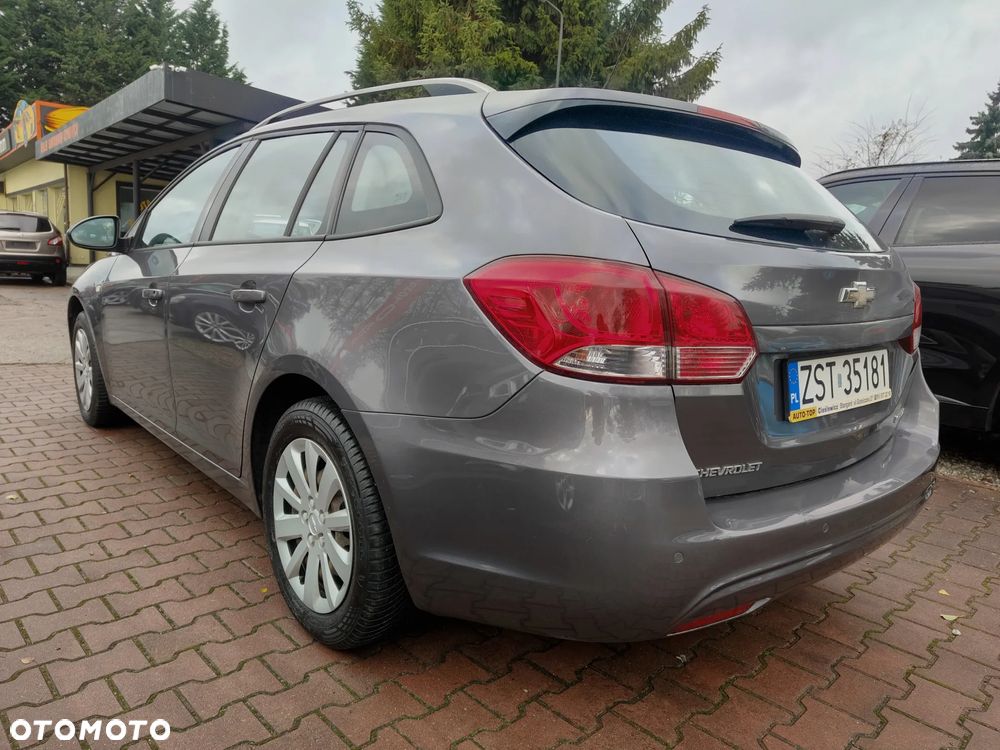 Chevrolet Cruze 1.6 LT - 10