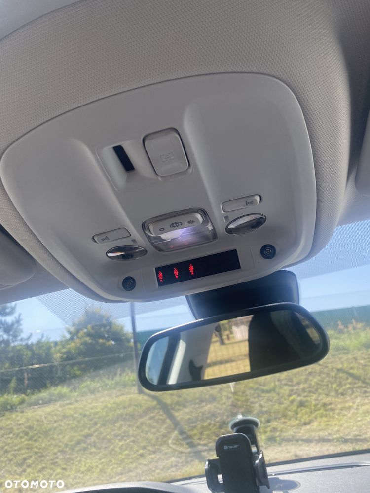 Peugeot 308 SW 1.2 PureTech Allure S&S - 17