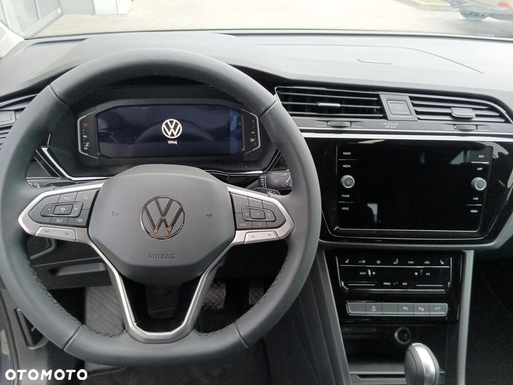 Volkswagen Touran - 22