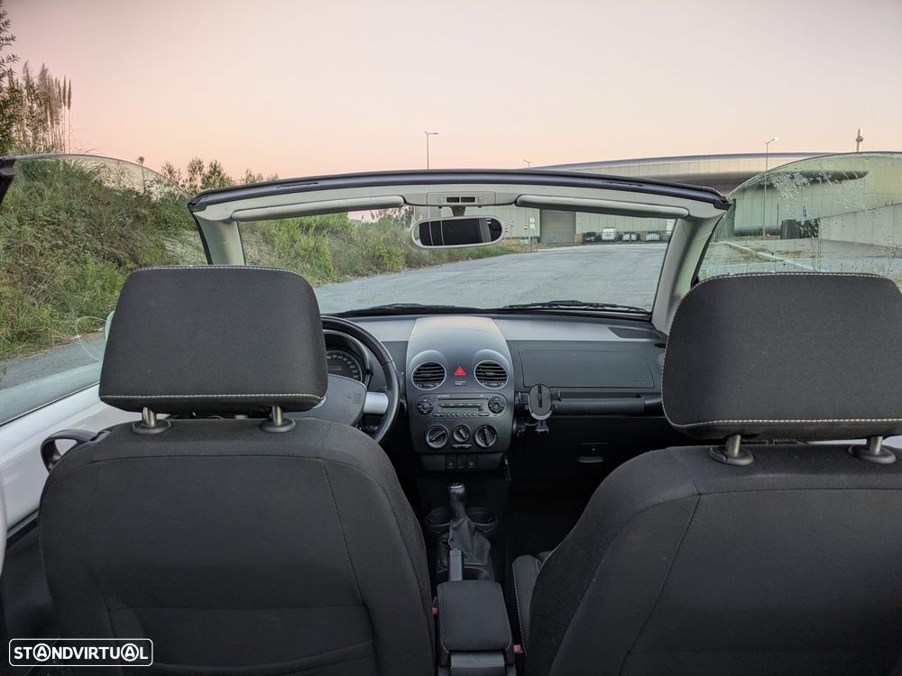 VW New Beetle - 21