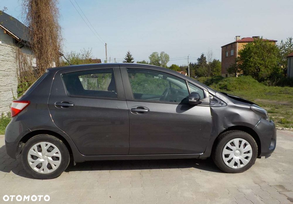 Toyota Yaris - 16