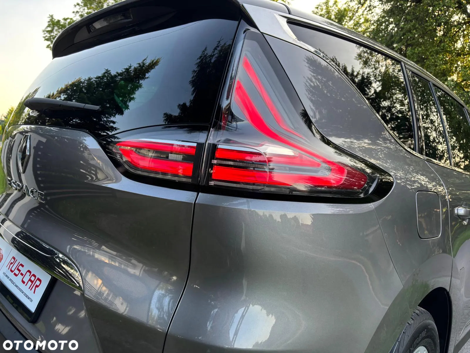 Renault Espace 1.6 dCi Energy Initiale Paris EDC 7os - 24