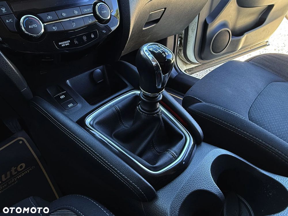 Nissan Qashqai 1.3 DIG-T N-Connecta EU6d - 20