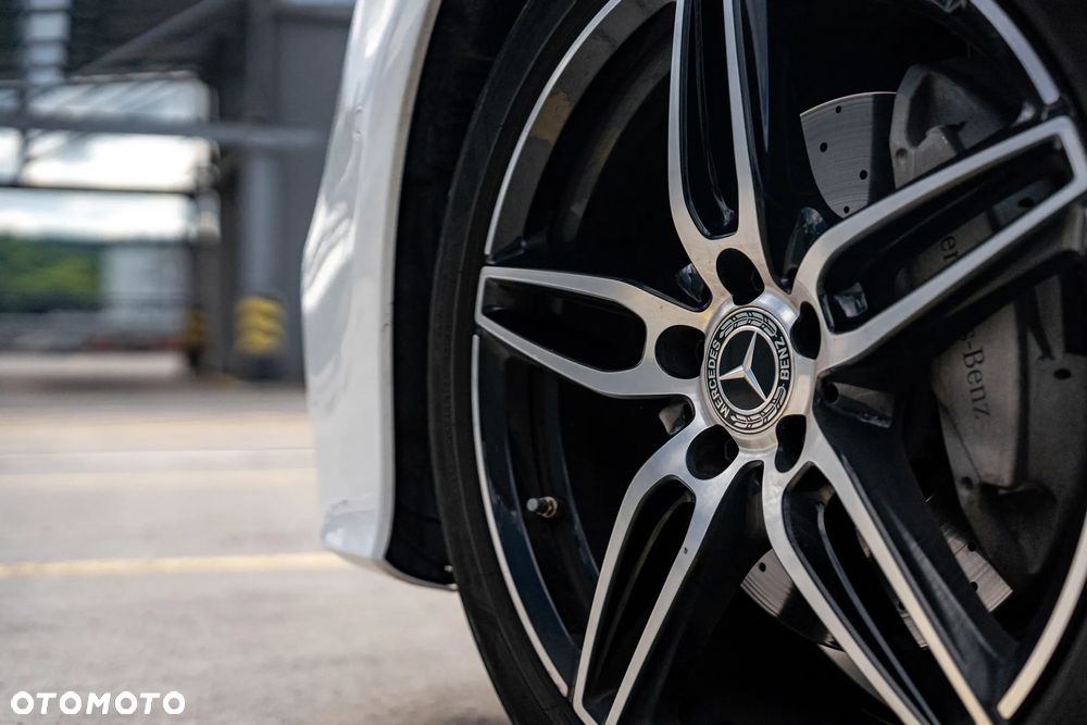 Mercedes-Benz Klasa E 220 d Coupe 4-Matic 9G-TRONIC - 8
