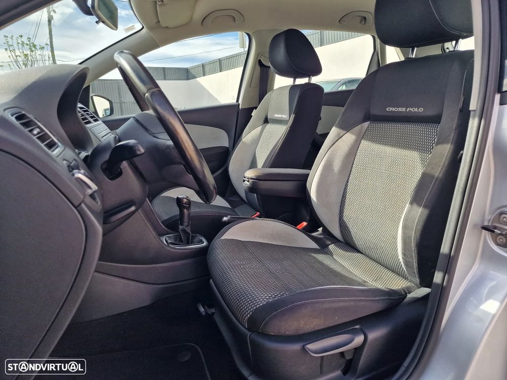 VW Polo 1.6 TDI Confortline BlueMotion - 14