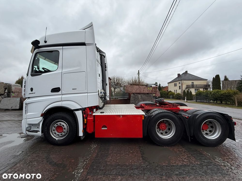 Mercedes-Benz Actros - 8