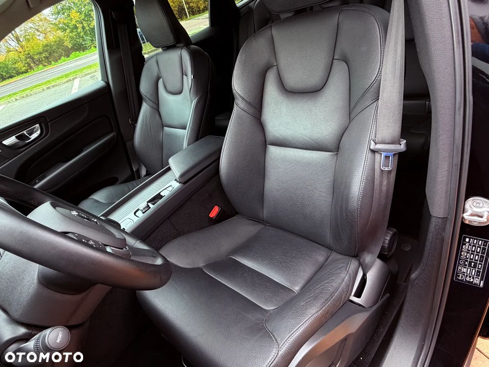 Volvo XC 60 B4 D Geartronic Momentum - 26