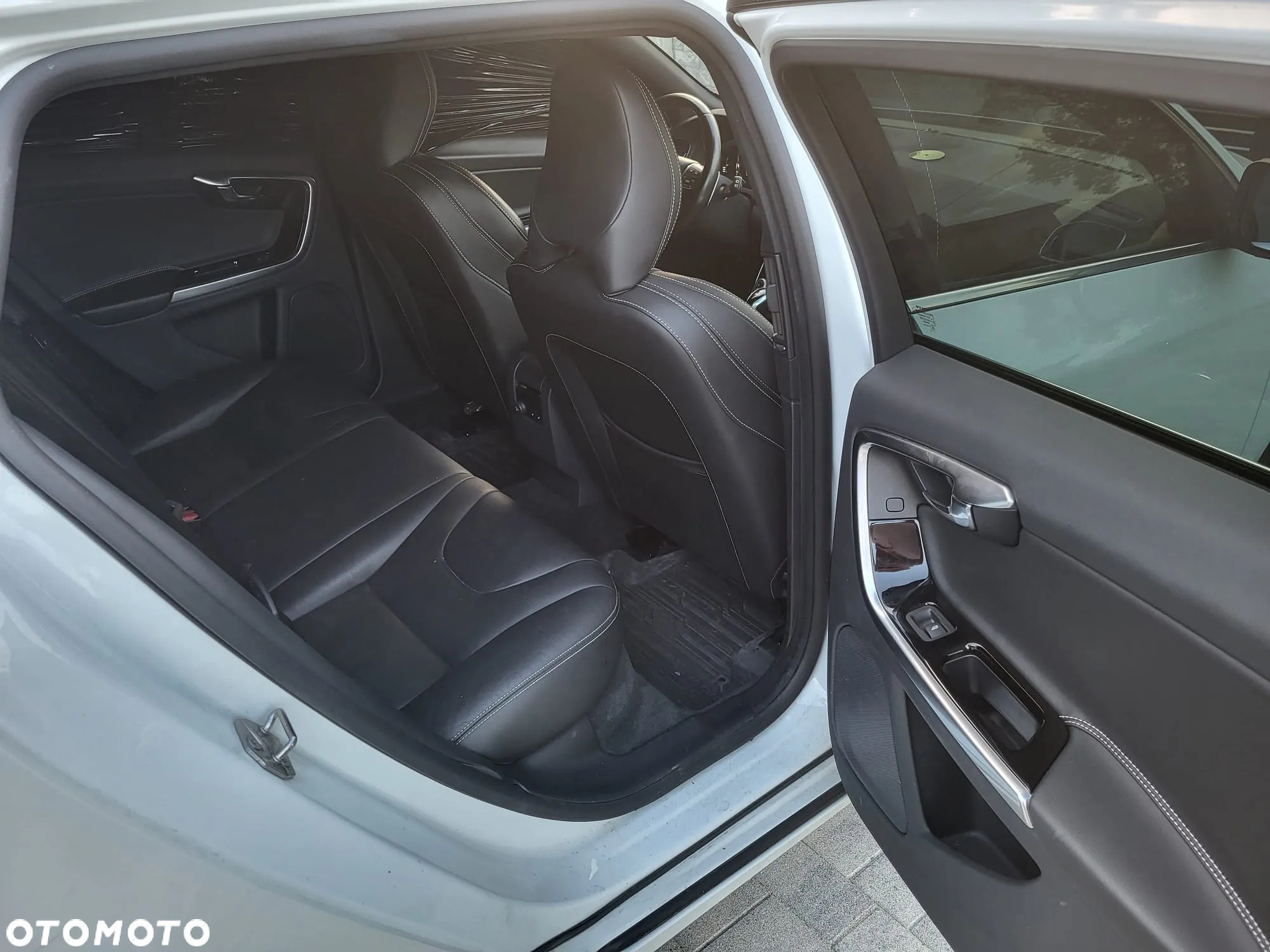 Volvo V60 T5 Geartronic Momentum - 28