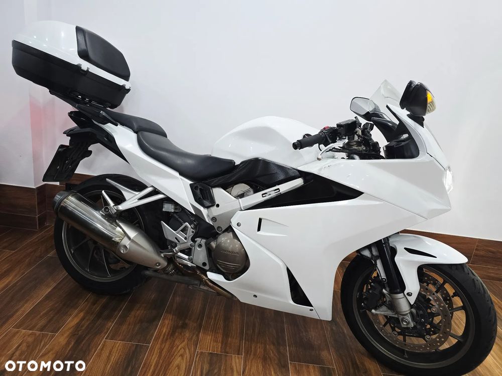 Honda VFR - 18