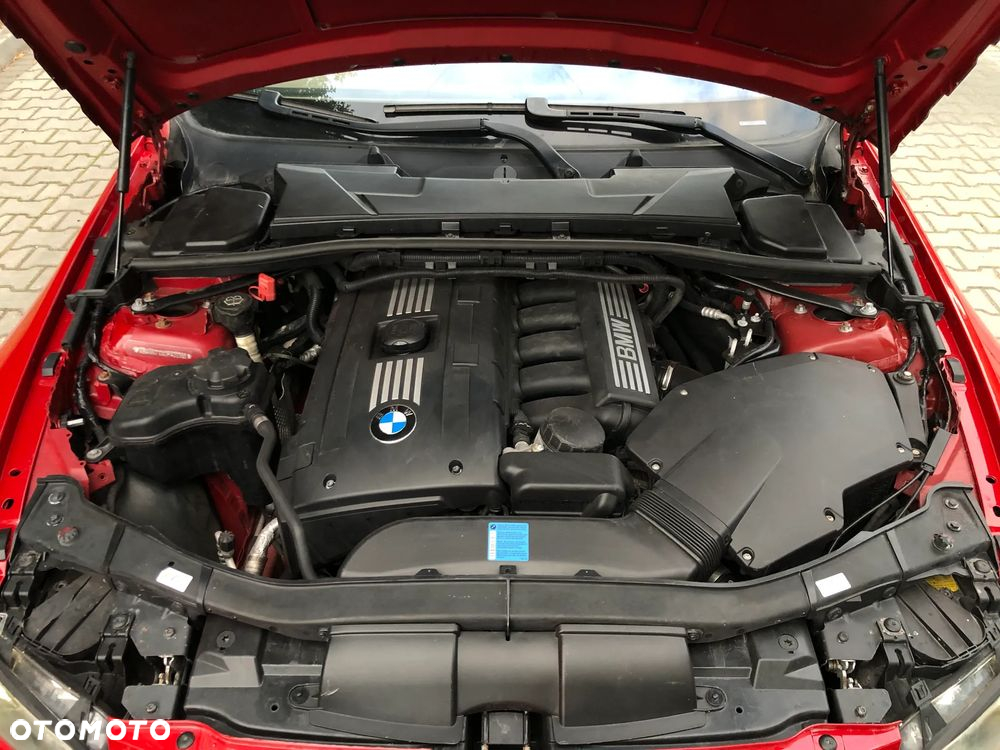 BMW Seria 3 330i Cabrio - 32