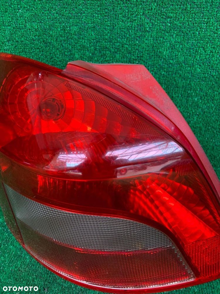 Lampa tył tylna Toyota Yaris II WWA - 5