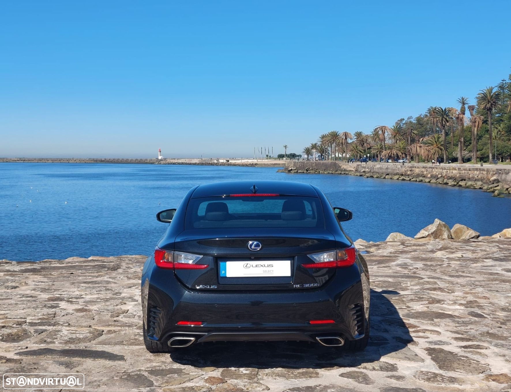 Lexus rc-300h Black Edition - 13