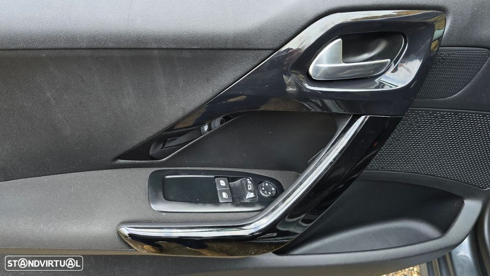 Peugeot 208 1.2 PureTech Style - 8