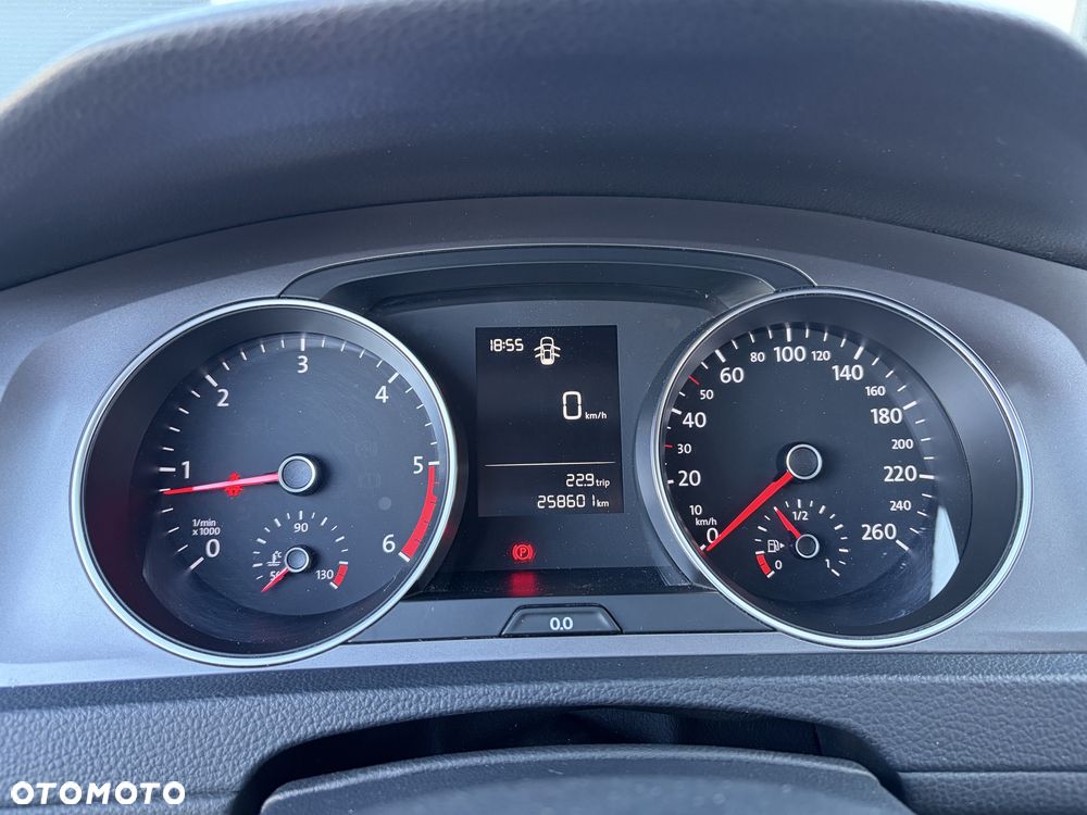 Volkswagen Golf - 2