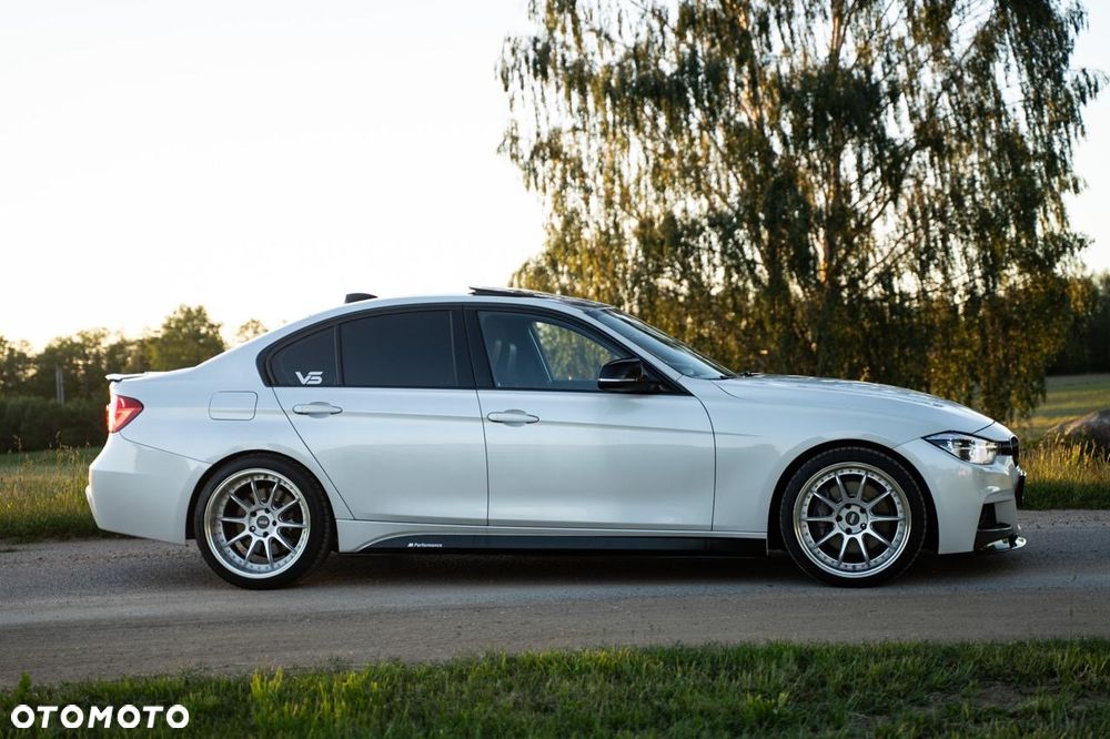 BMW Seria 3 335i Sport Line - 12