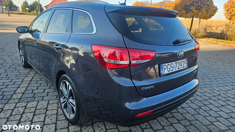 Kia Ceed - 10