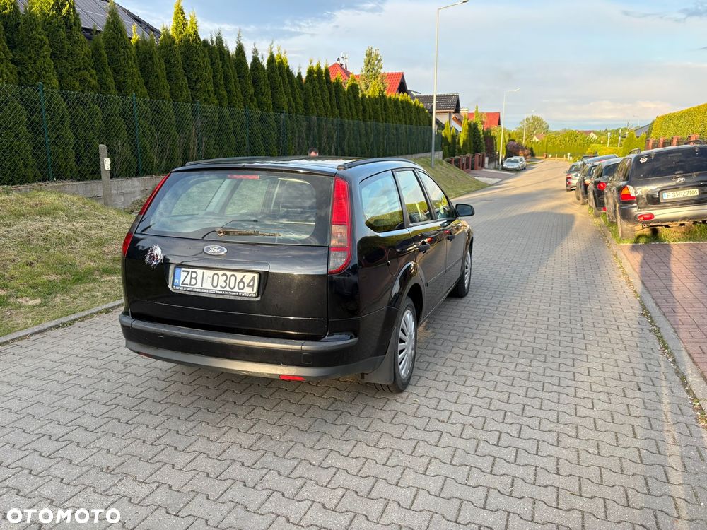 Ford Focus 1.6 TDCi DPF Style - 7