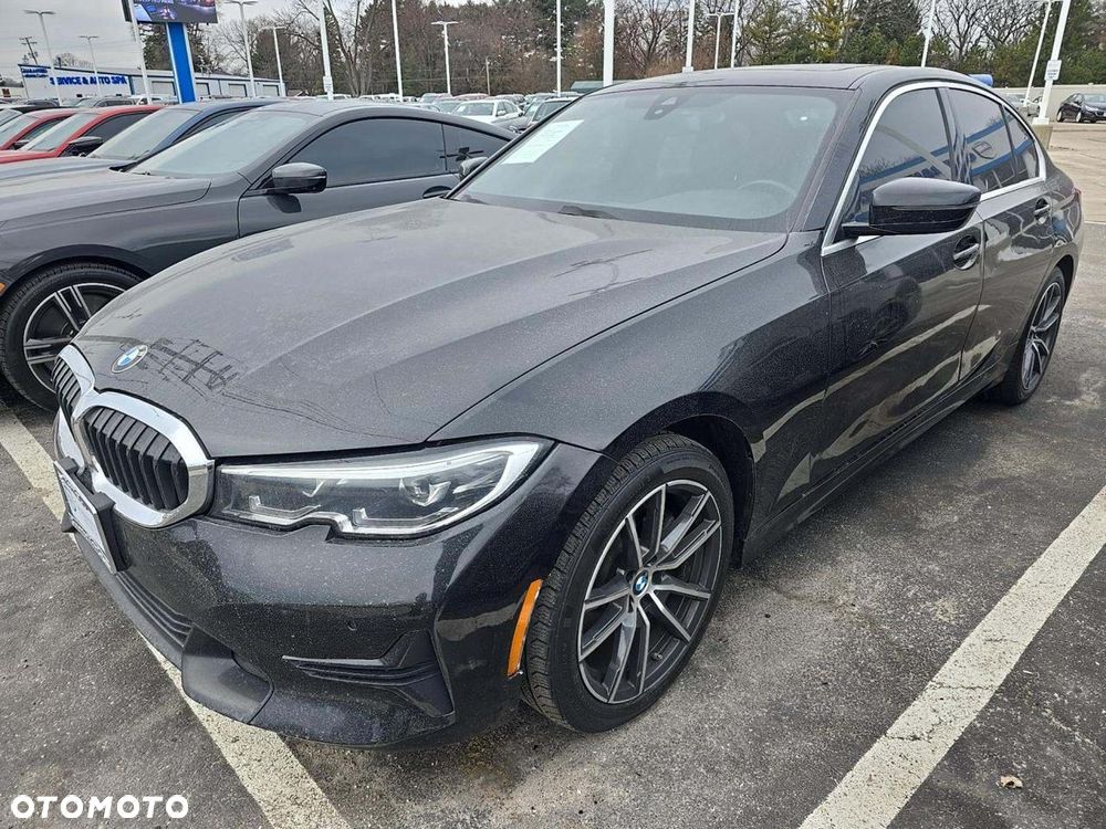 BMW Seria 3 330i xDrive M Sport - 1