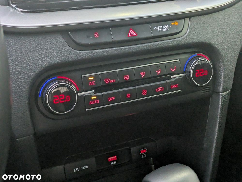 Kia Ceed 1.5 T-GDI M DCT - 24