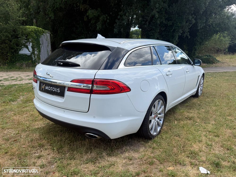 Jaguar XF Sportbrake 2.2 D Luxury - 6