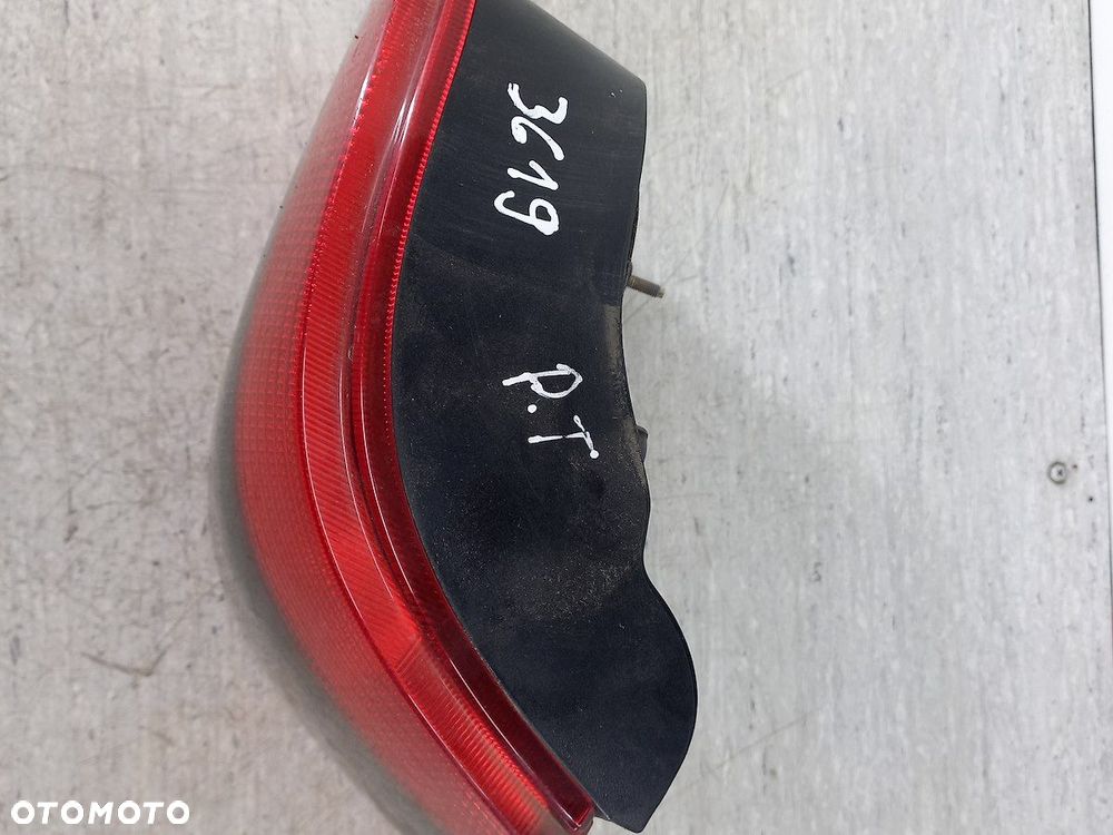 LAMPA TYLNA PRAWA VW GOLF IV 1J6945112S HATCHBACK 5 DRZWI - 4