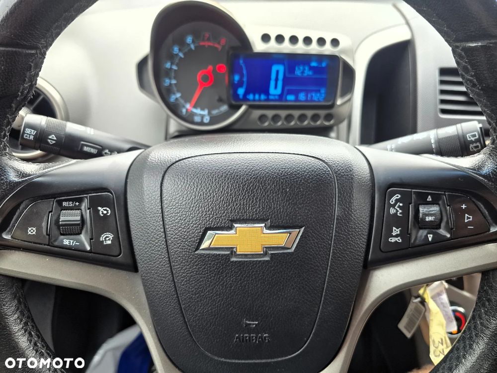 Chevrolet Aveo 1.6 LTZ S/S - 26