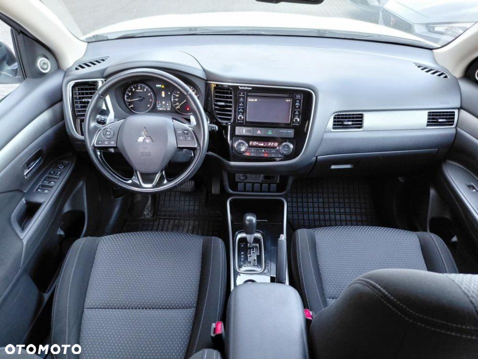 Mitsubishi Outlander - 22