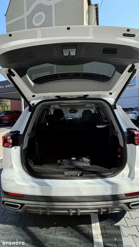 Chery Tiggo 8 1.5 T-GDI Super Hybrid Prestige DCT - 16