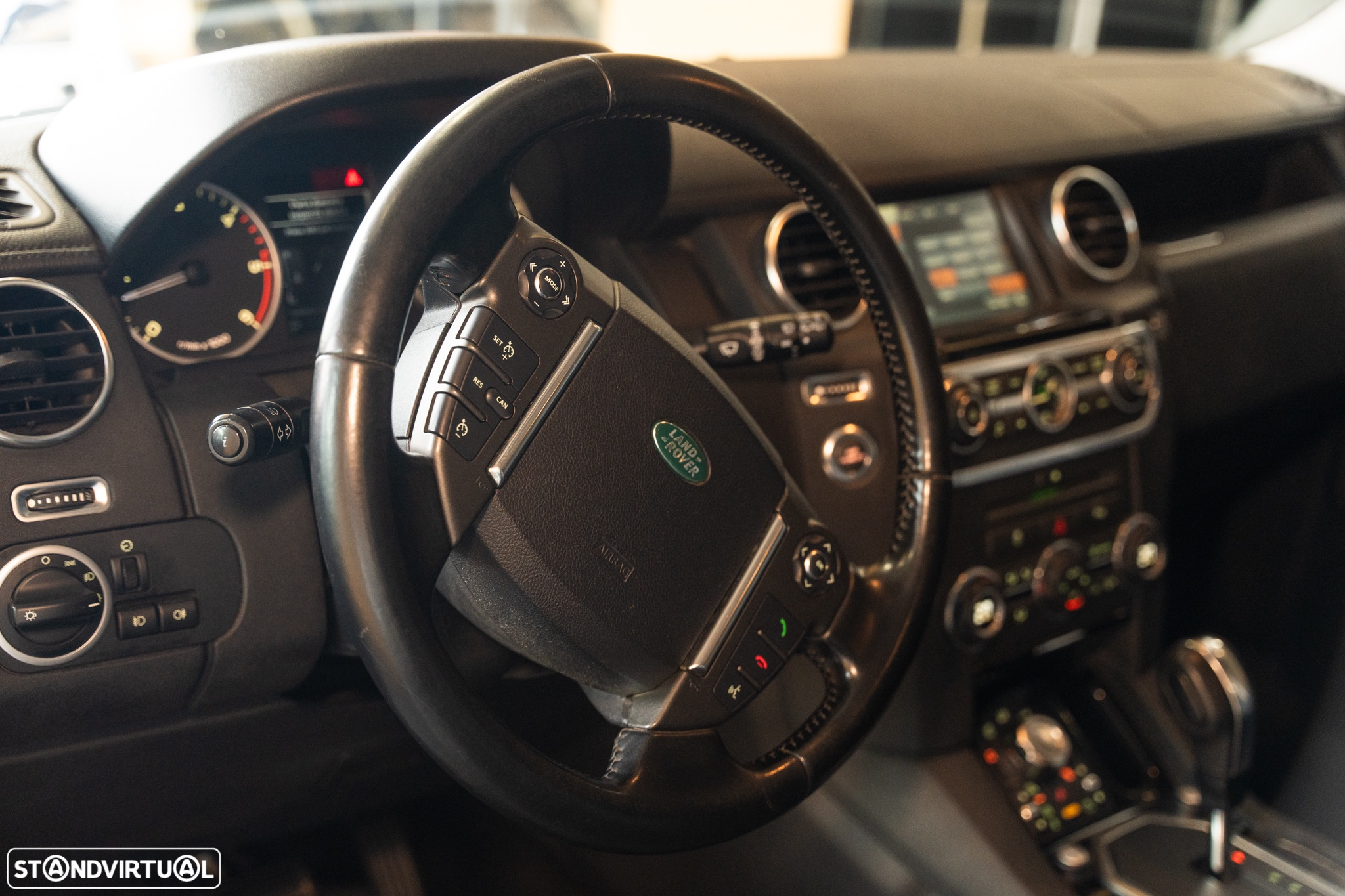 Land Rover Discovery 4 3.0 TD V6 HSE - 6