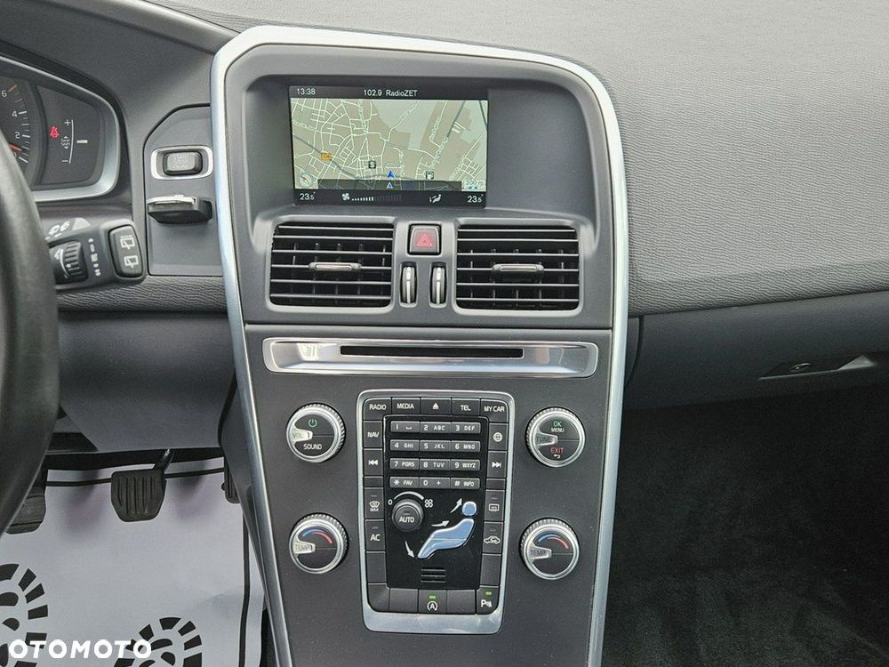 Volvo XC 60 D3 Momentum - 12
