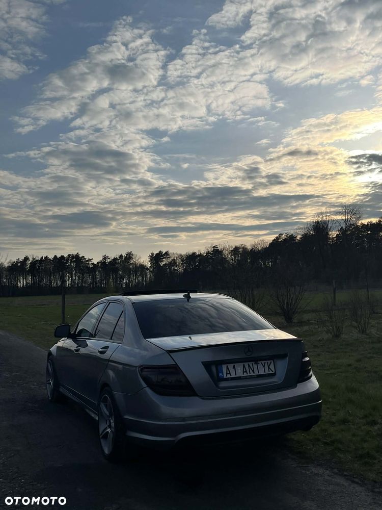 Mercedes-Benz Klasa C 300 7G-TRONIC SPORT EDITION - 7