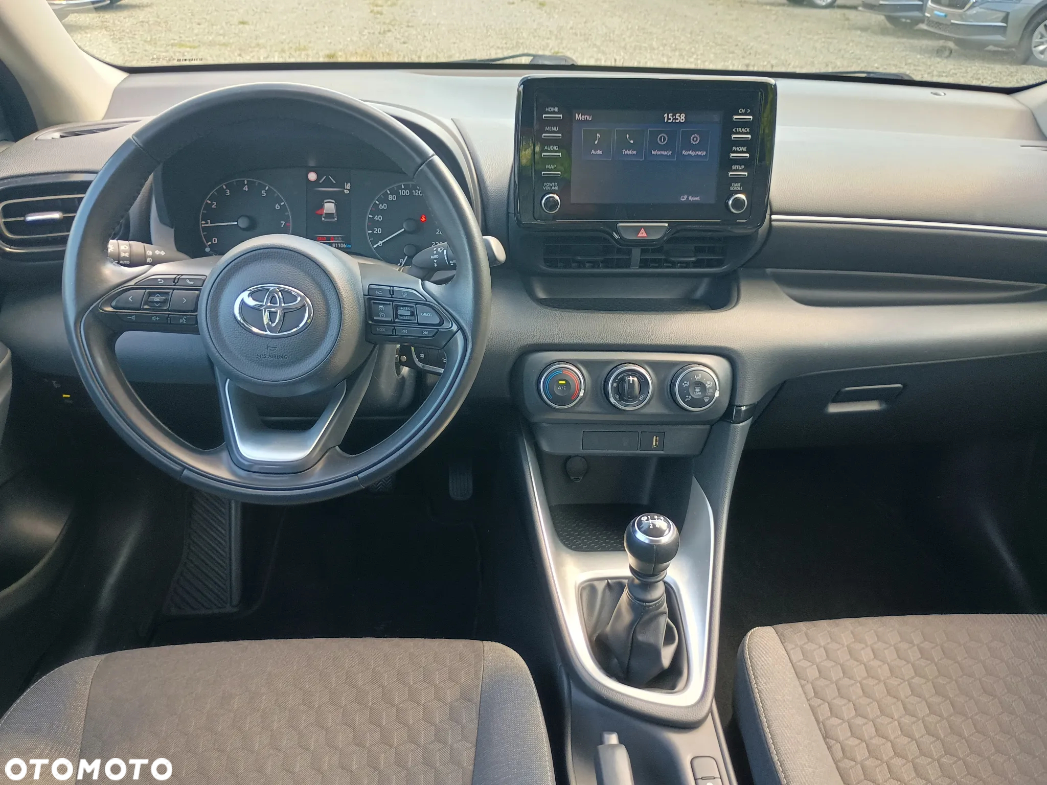 Toyota Yaris 1.5 Comfort - 22