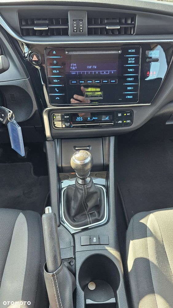 Toyota Auris 1.33 VVT-i Active - 17