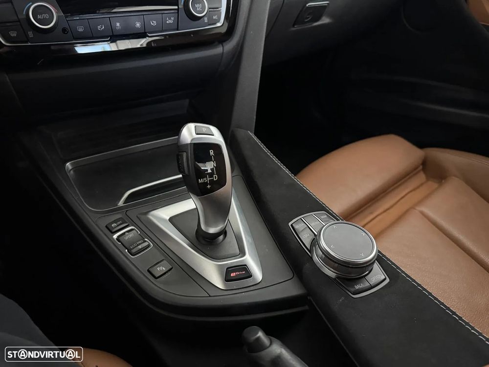 BMW 330 e iPerformance Pack M - 10