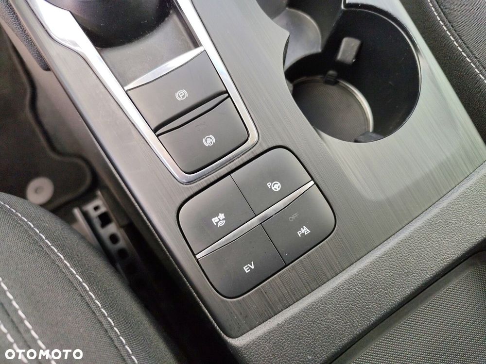 Ford Kuga - 21