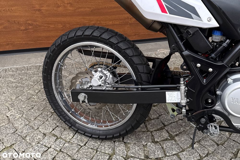 Yamaha WR - 8
