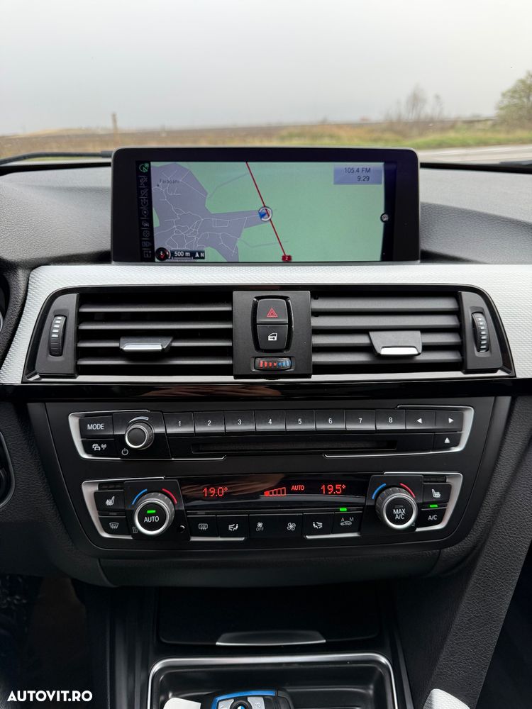 BMW Seria 3 318d Aut. Modern Line - 13
