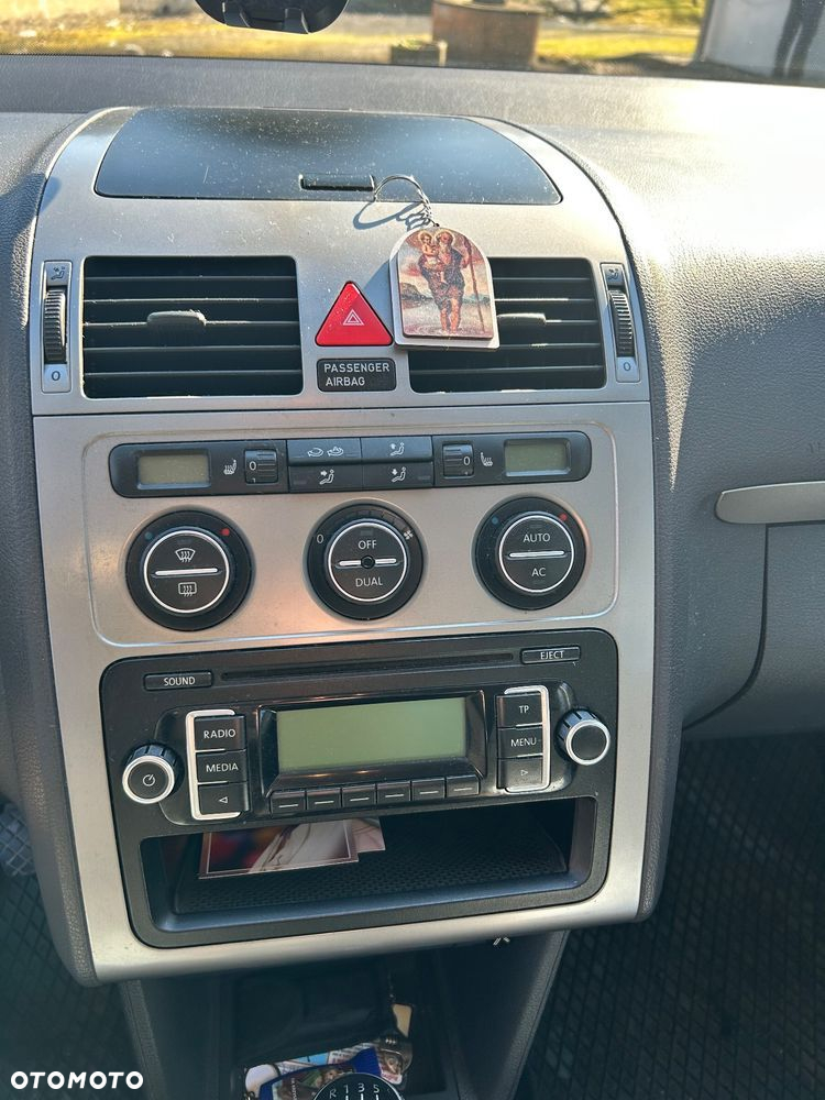 Volkswagen Touran 1.6 - 13