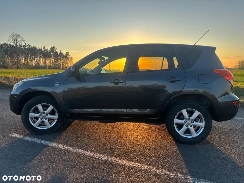Toyota RAV4 2.2 D-4D Sol - 8