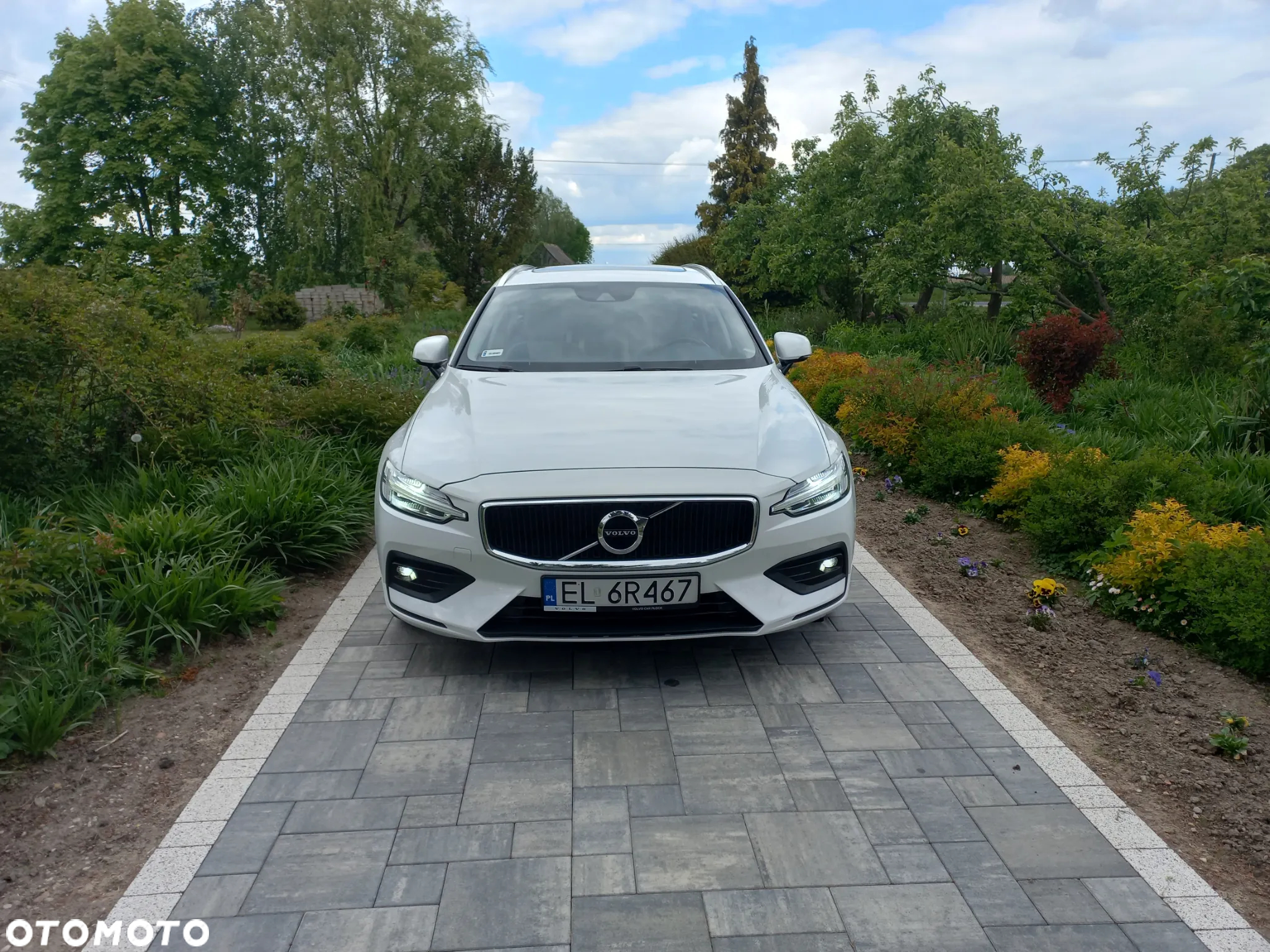 Volvo V60 T4 Momentum Pro - 2