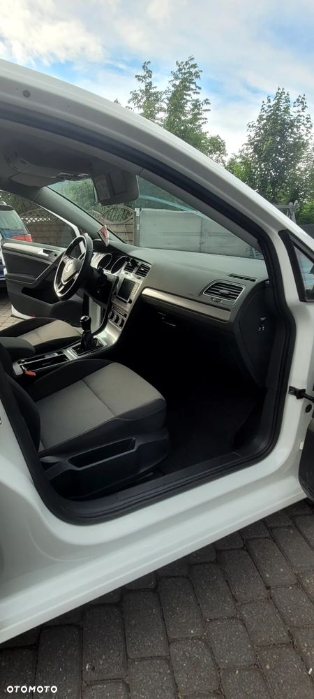 Volkswagen Golf 1.2 TSI BMT Trendline - 12